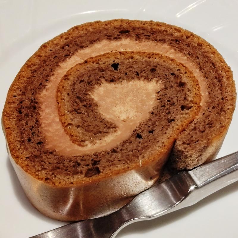 チョコレートロールケーキ(星乃珈琲店 錦糸町駅前店)