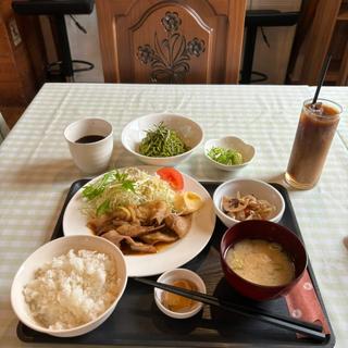 生姜焼き定食+茶そば+アイスコーヒー(酒場そらまめ)