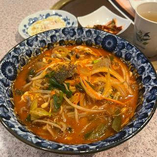 ユッケジャン麺(カンナム 中村橋店)