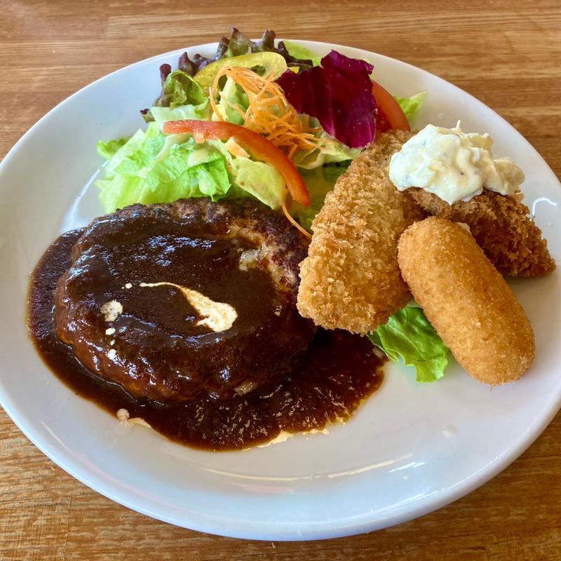 ハンバーグ&シーフードフライ(ParroT (パロット))