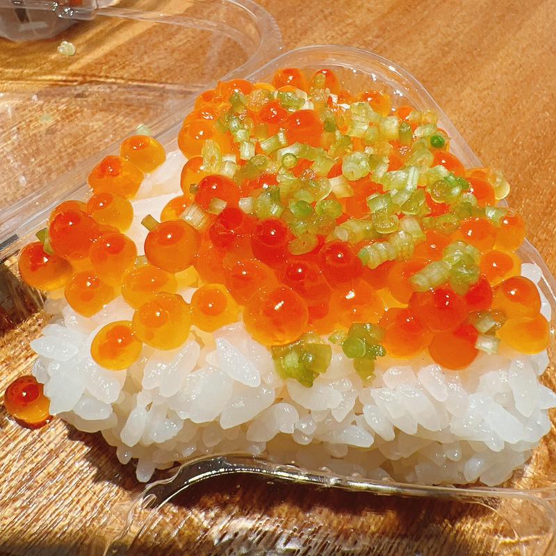 北海道直送 いくら醤油漬け 刻み三つ葉(TARO TOKYO ONIGIRI 渋谷ミヤシタパーク店)