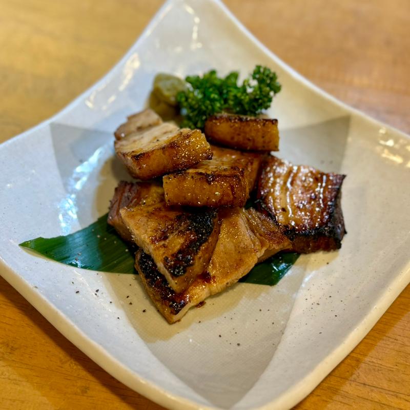 厚切りチャーシュー炭火焼(鳥一伝承　焼鳥酒場ヤスモリ商店)