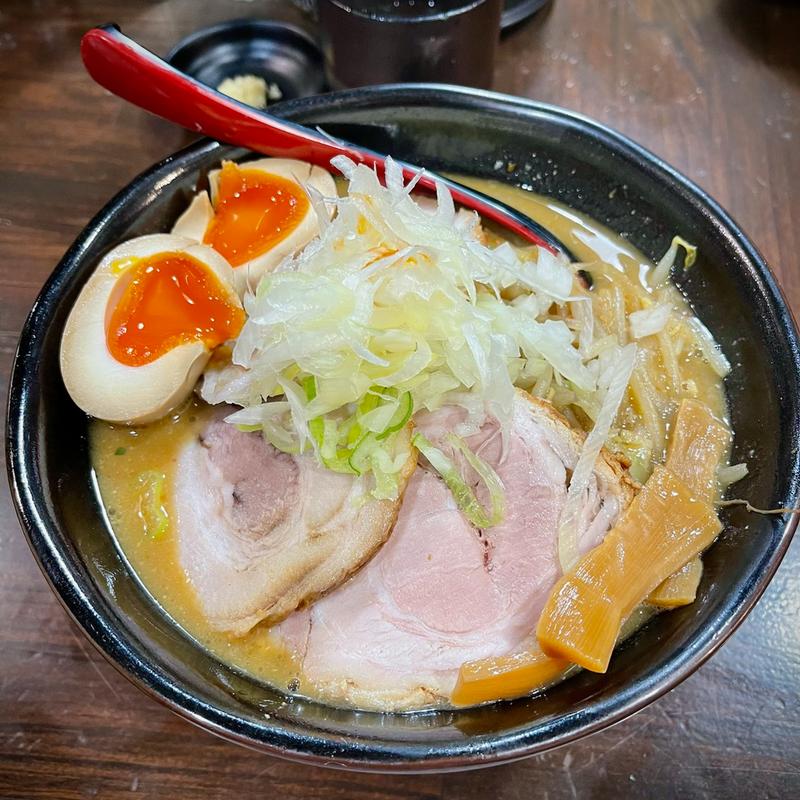 味卵味噌チャーシュー麺 1,210円(麺処 花田 池袋店 )