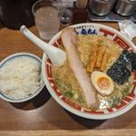 東京とんこつラーメン大盛ストレート麺(屯ちん 池袋本店)