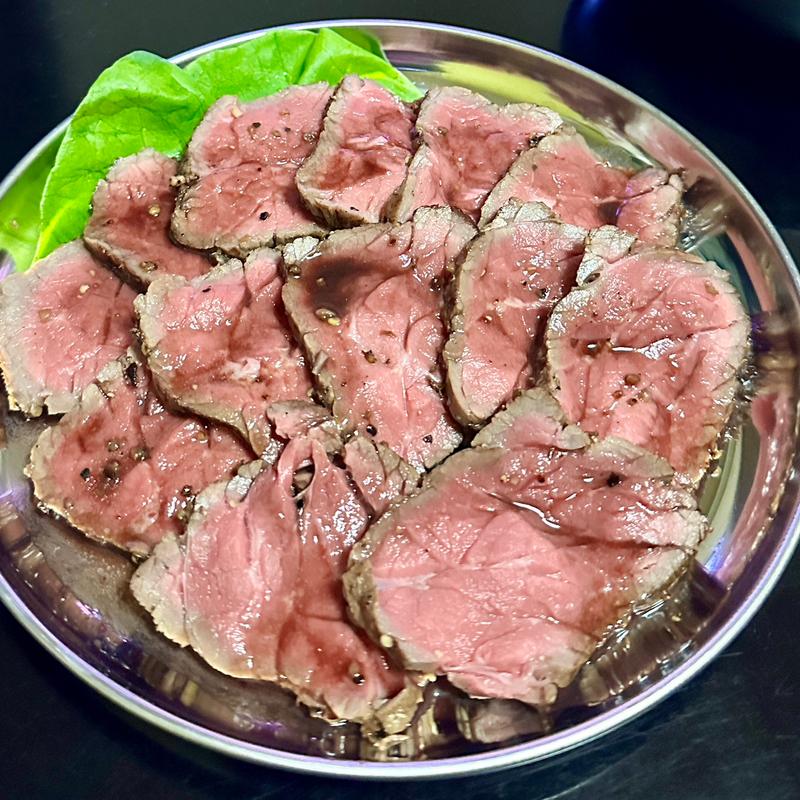 ローストビーフ 赤ワインソースがけ(生鮮市場TOP 船橋日大前店)