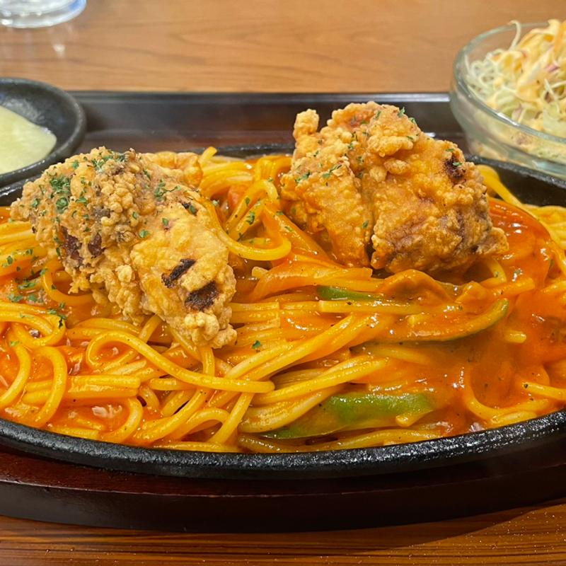鉄板ナポリタン＆唐揚げ(こみや食堂)
