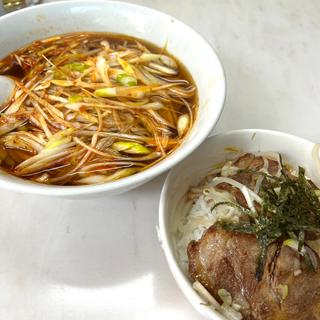 Bセットネギラーメンとミニチャーシュー丼(中華料理 クサカ亭)