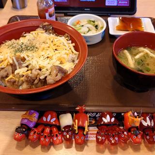 チーズ牛カルビ焼肉丼(すき家 49号郡山菜根店 )