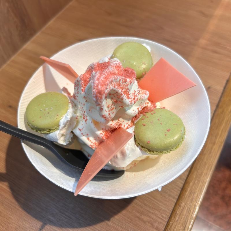 桜のソフトクリーム(Made in ピエール・エルメ 羽田空港)