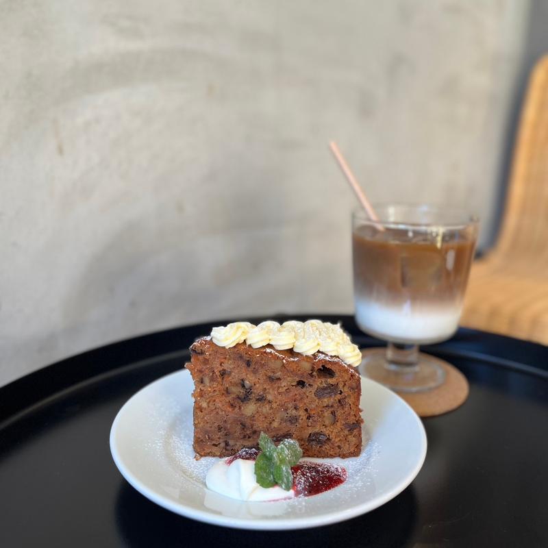 キャロットケーキセット(鎌倉ワイナリー・ドメーヌナツメ)