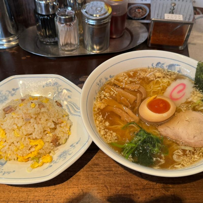 ニンニクラーメン半チャーハンセット(ラーメン 天天館 )