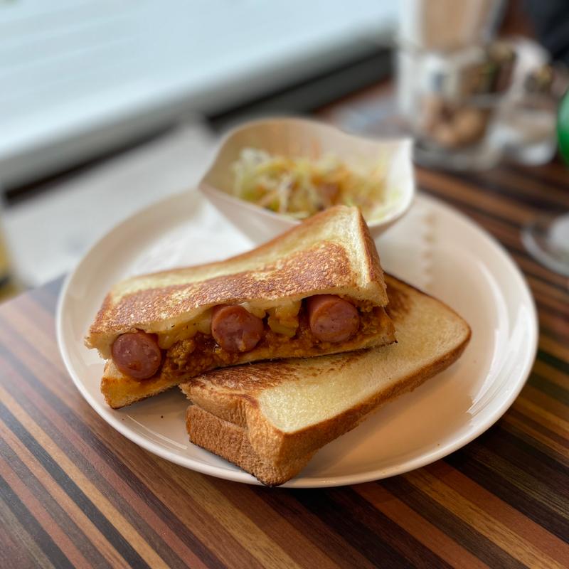 ホットサンドカレー&ウィンナー(王様の珈琲 （オウサマノコーヒー）)