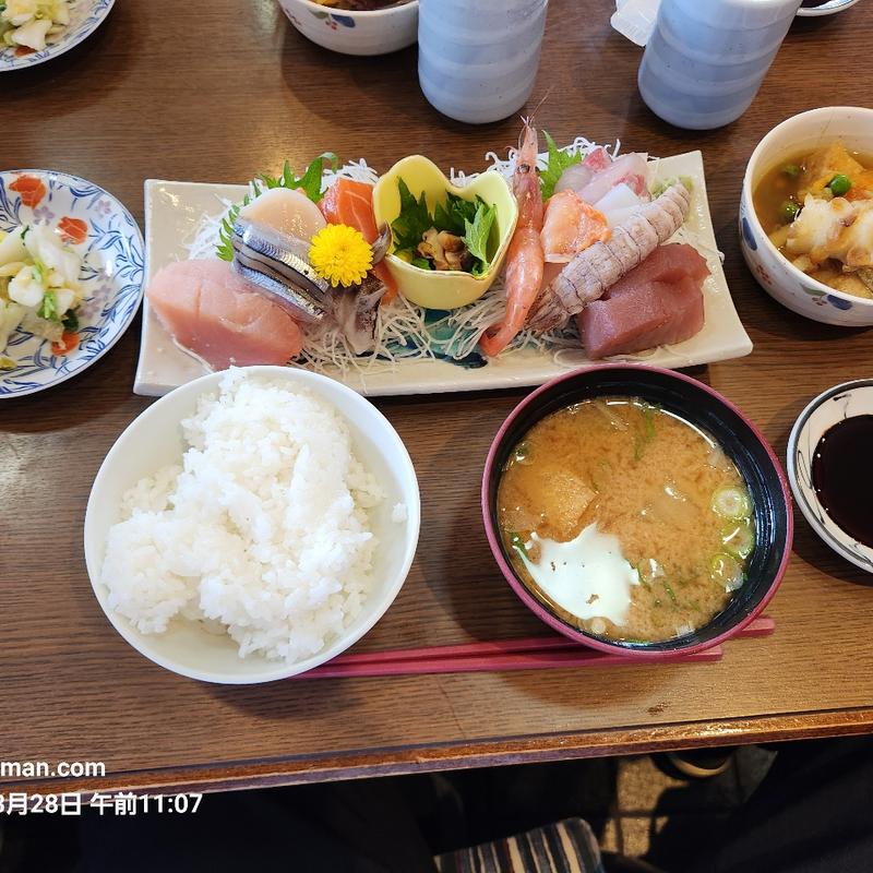 刺身盛定食(お食事処一力)