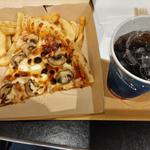 四種のチーズピッツァ(ルイズ N.Y. ピザ パーラー （Loui’s N.Y. Pizza Parlor）)