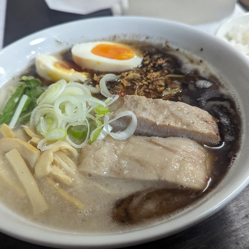 とんとろ黒醤油(帯広のラーメン屋 麺好きうるふ/よるうるふ)
