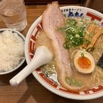 東京豚骨ラーメン(東京豚骨ラーメン 屯ちん 池袋西口店)