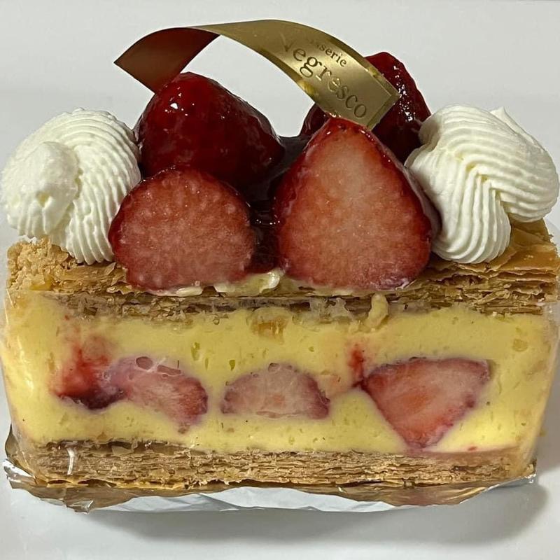 イチゴのミルフィーユ(パティスリー ル・ネグレスコ Patisserie Le Negresco』)