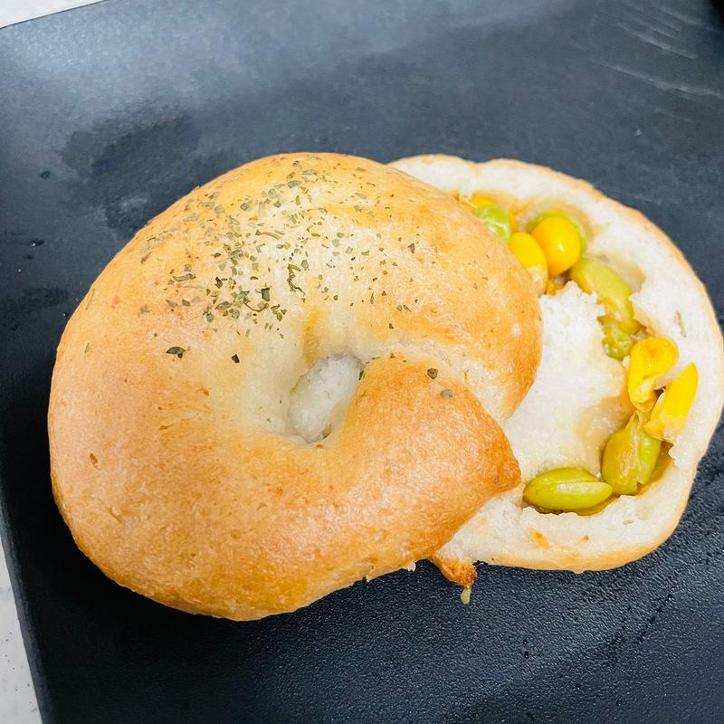 枝豆コーン(Tsûjî coffee and rice bagel)