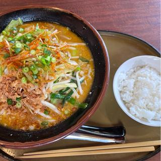 野菜たっぷりネギ辛味噌らーめん(さんぽう亭 五泉店 )