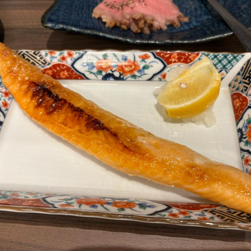 大トロ鮭ハラスの炙り(立ち呑みソメアカ)