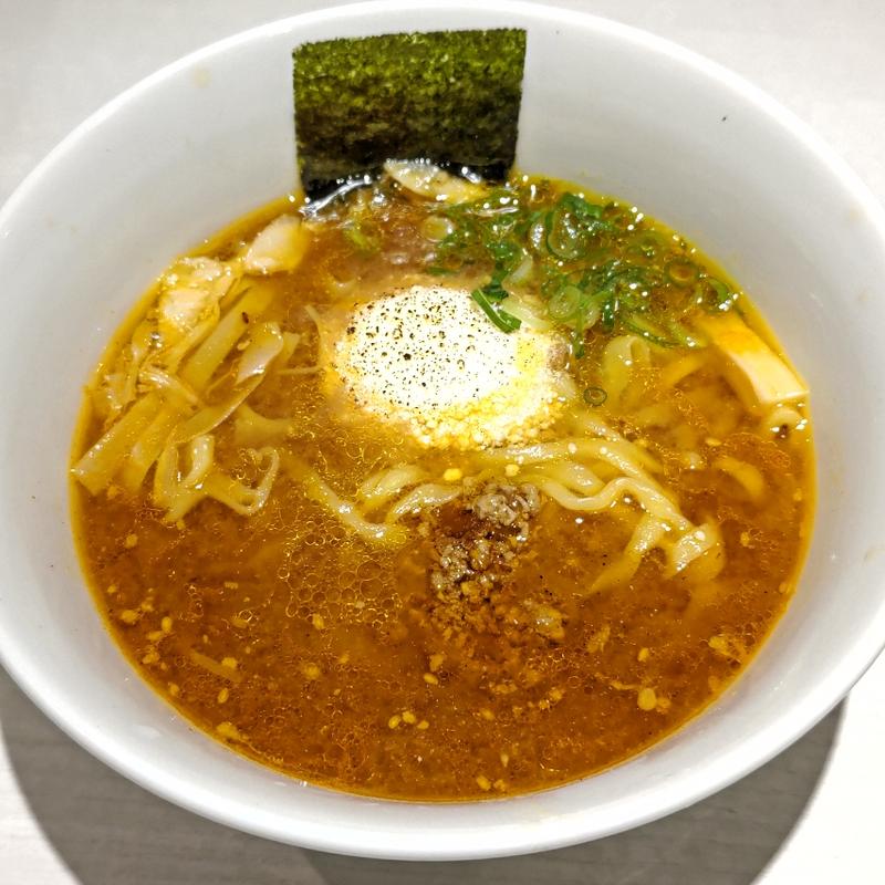 炙りチーズ旨辛味噌ラーメン(淡麗拉麺 己巳 （つちのとみ）)