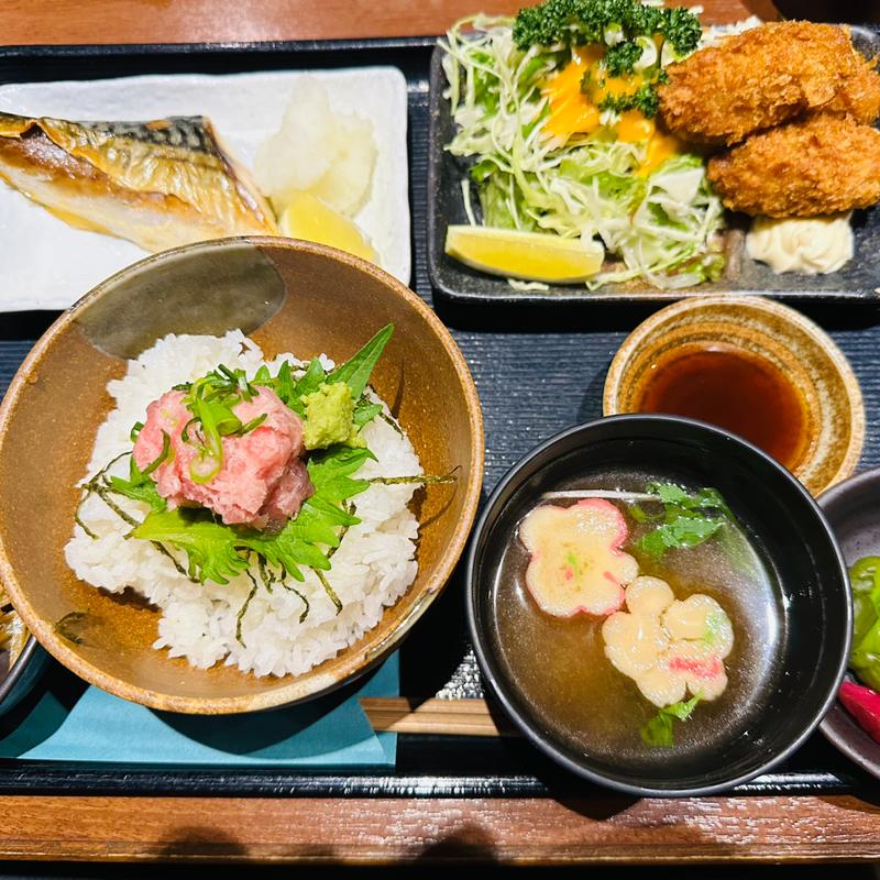 ランチ（二種チョイス）＋ネギトロ小丼(和ダイニング二階)