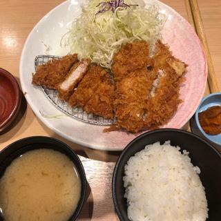 ひれ・ロース定食(とんかついなば和幸 シャポー市川店 )