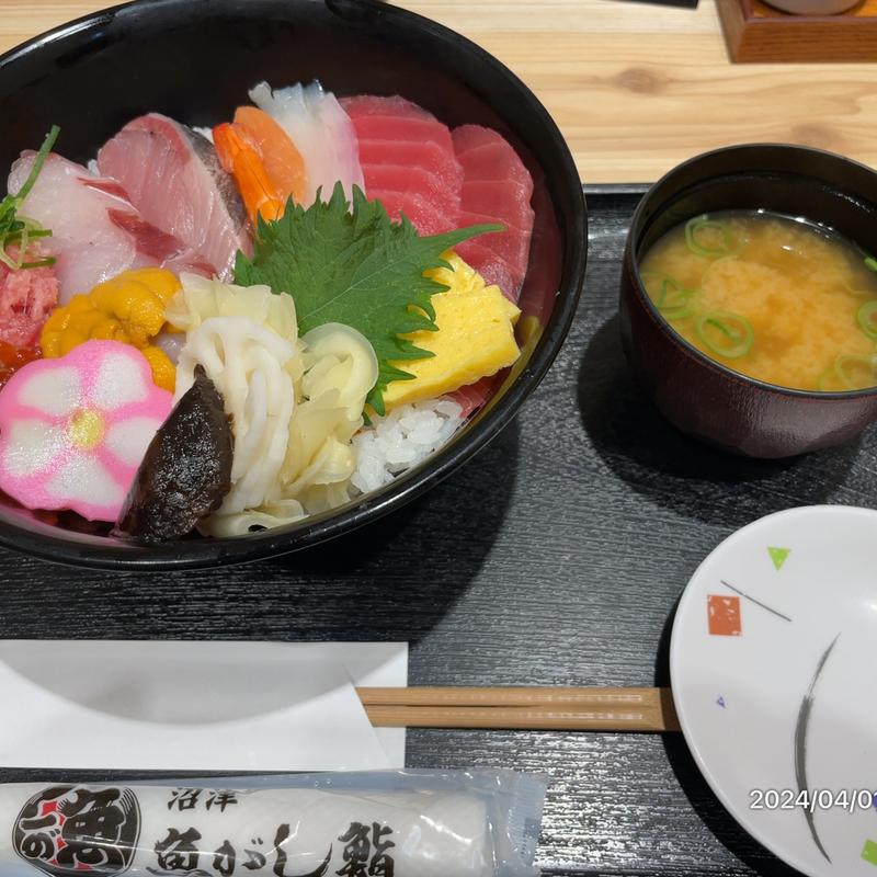 魚がし丼　DX(沼津 魚がし鮨 静岡アスティ店 （ヌマヅウオガシズシ）)