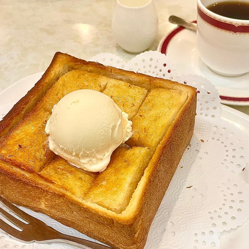 ジャンボトーストハーフ•メープルシロップ&バニラアイス(葦 平塚駅西口本店)