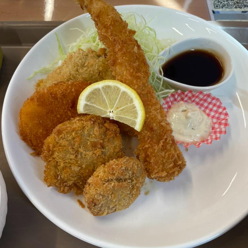 ミックスフライ定食(ISOBA)