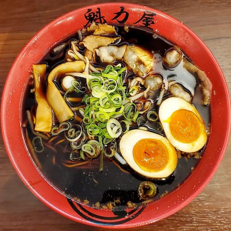 京都漆黒醤油味玉ラーメン(京都北白川ラーメン魁力屋 五反田店)