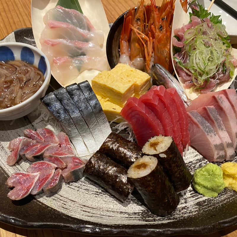 刺身６点盛り(魚金 田町店 （ウオキン）)