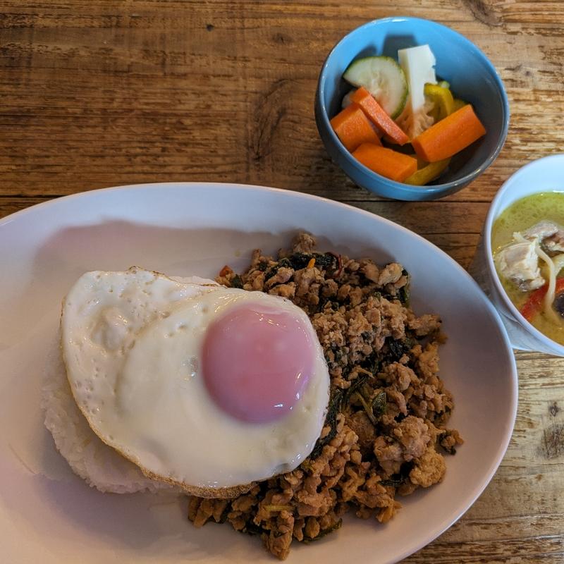 ガパオライス&グリーンカレー(Cafe Bar Cony＆Toad)