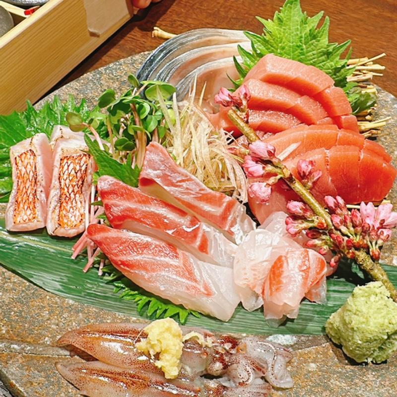 刺身盛り合わせ(季すずめ)