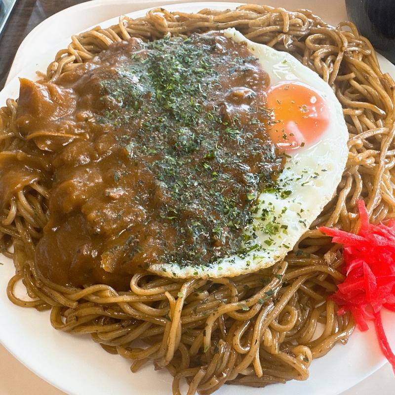 カレーかけ玉子付き焼きそば(大判屋食堂 )