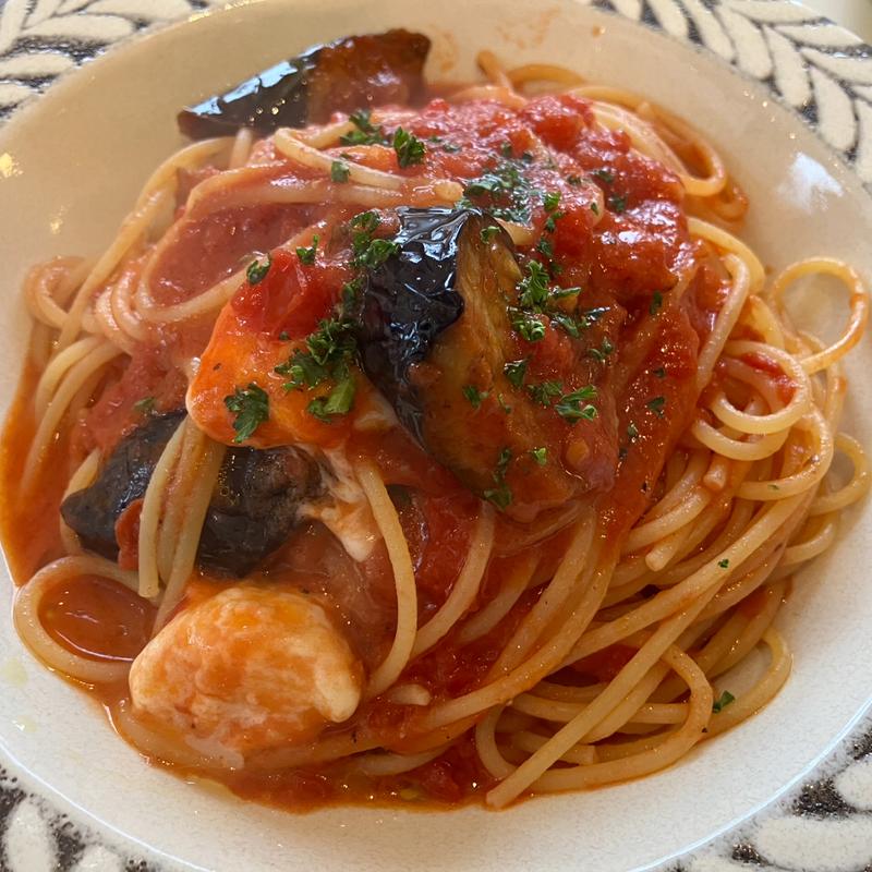 茄子、ベーコンモッツァレラのトマトソースパスタ(エスカルゴ 蔵王みはらしの丘店)