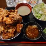 デカ盛り唐揚げ丼