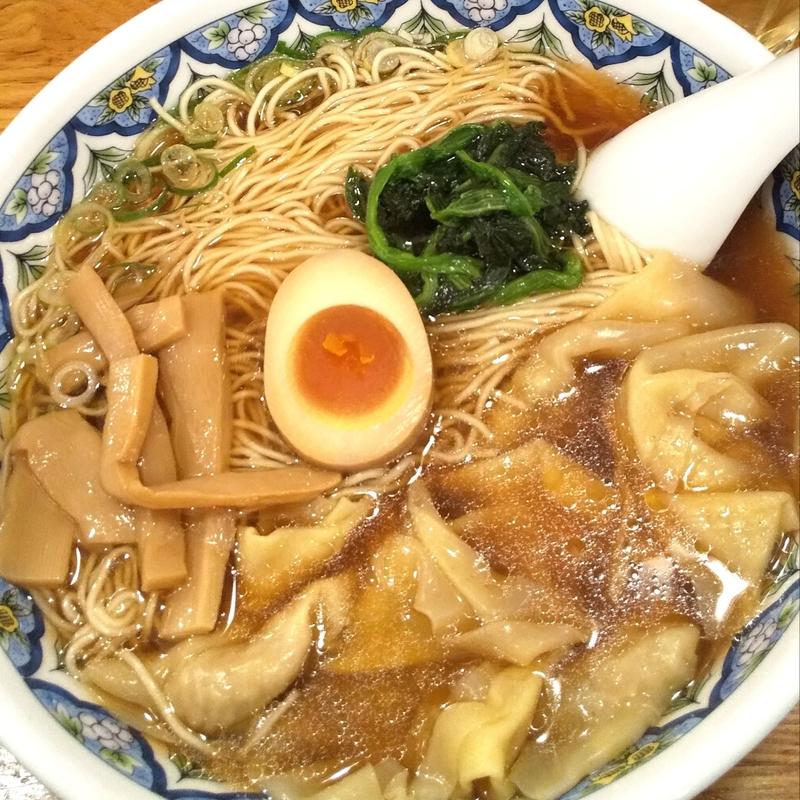 醤油ワンタン麺(中国ラーメン揚州商人 目黒本店)