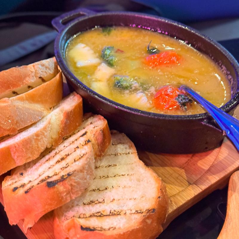 魚介のアヒージョ(ペンギンのいるダイニング吉祥寺 カフェ＆バー)