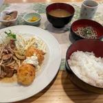 豚生姜焼き+カニコロ