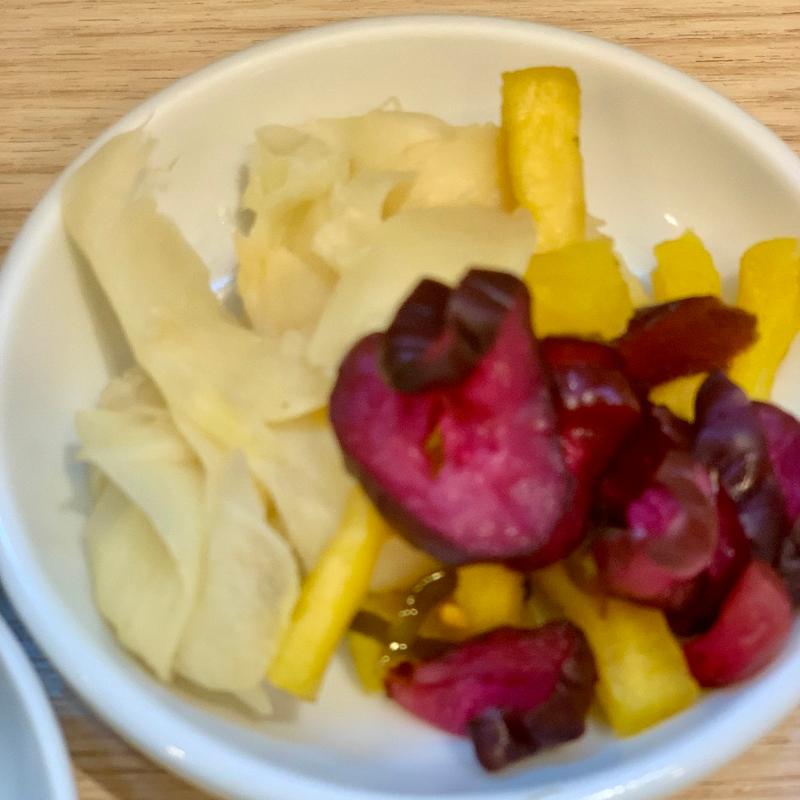 漬物サービス(海鮮丼 日の出 薬院本店)