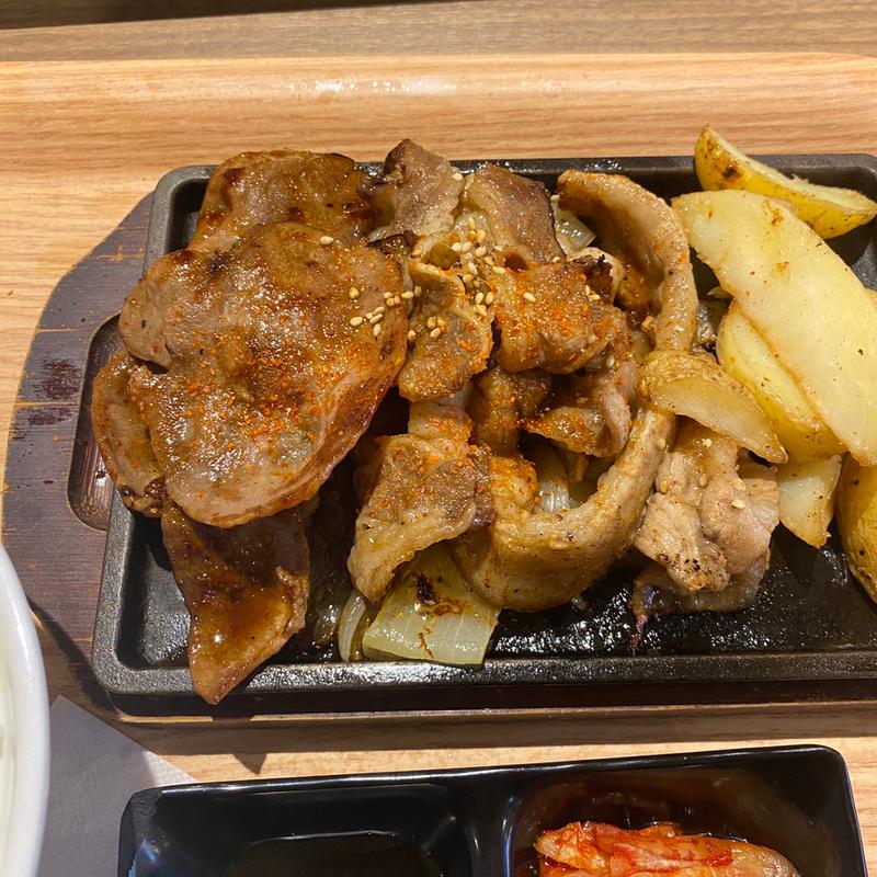 新全部盛り定食(牛角焼肉食堂 イオンモール津南店)