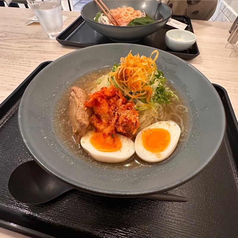 ちゅるんオリジナル冷麺トッピング付き(冷麺ちゅるん)