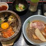 ミニ石焼きビビンバとミニ冷麺のセット(焼肉 安楽亭 足立加平店)