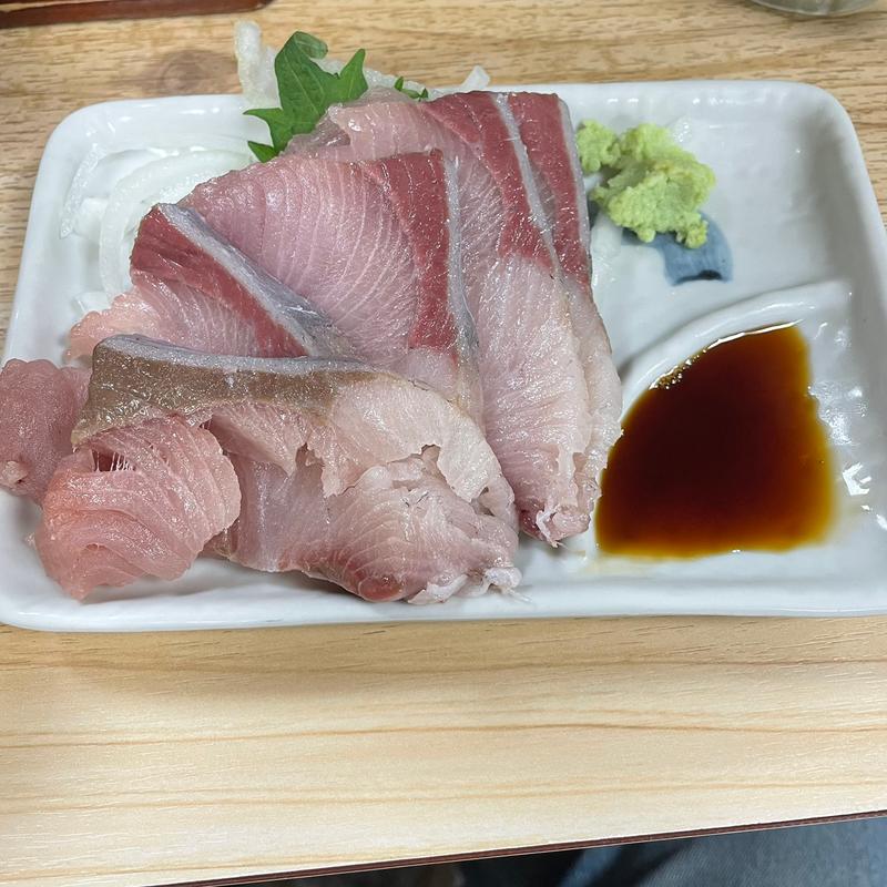 桜ブリ(大衆酒場 酒呑んで飯食って蛙之介 溝の口店)