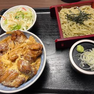 鶏親子丼セット(くいどころ 里味 五泉店)