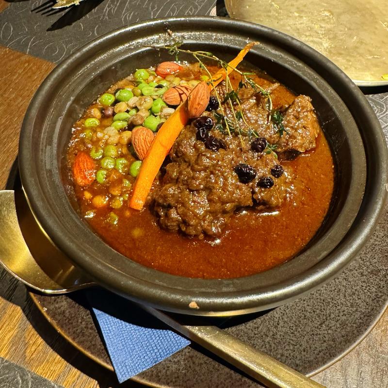 牛肉とデーツのタジン(CARVAAN TOKYO)