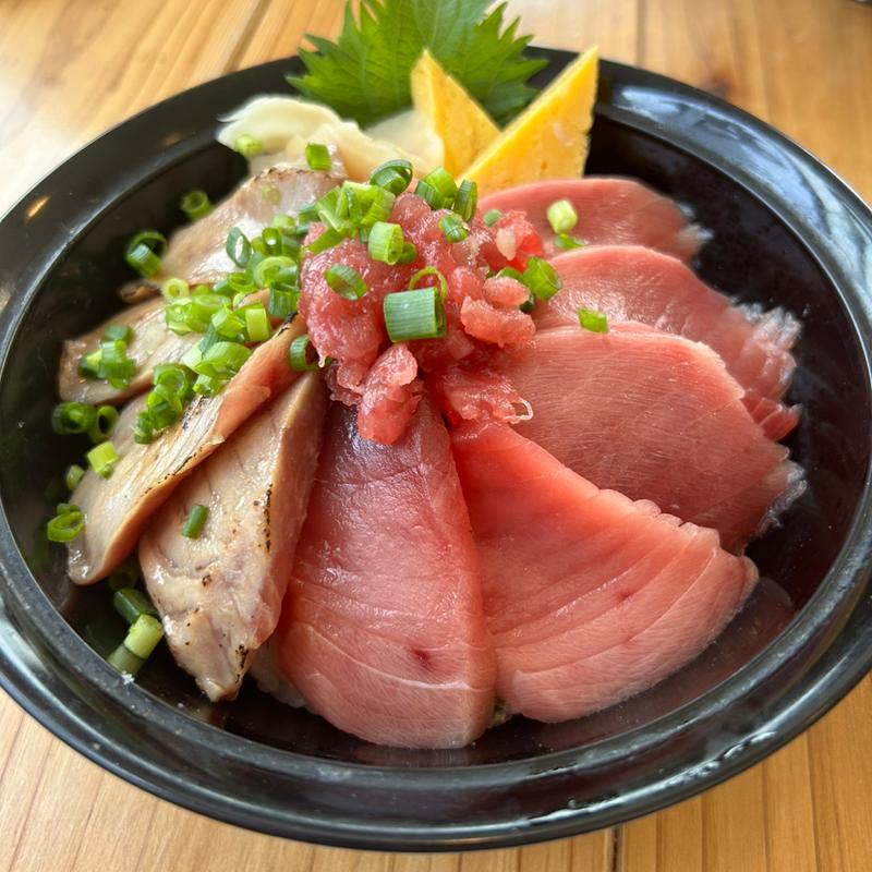 中トロ炙りハーフ丼(清水港　みなみ  )