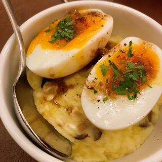半熟卵とアンチョビのポテサラ(キッチンキノ)