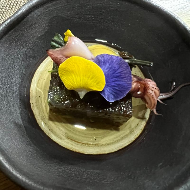 もずく寒天よせホタルイカを添えて(よもぎ)